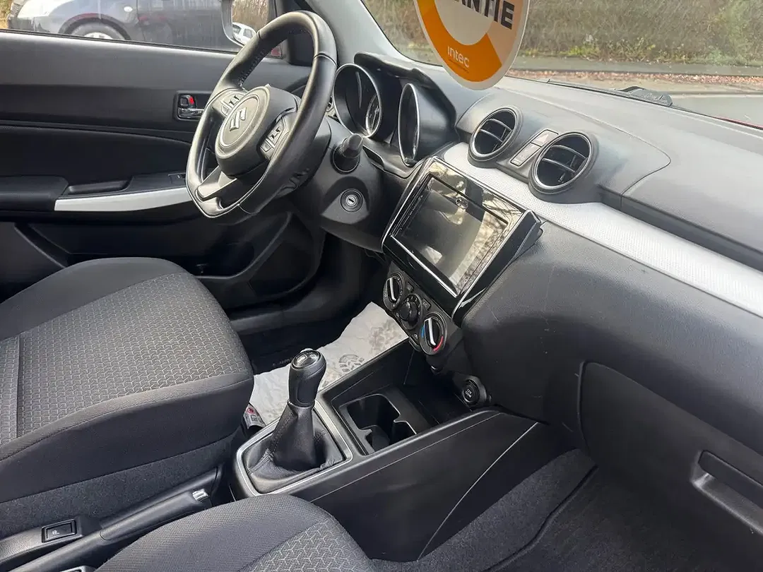 Suzuki Swift - Thumbnail 12