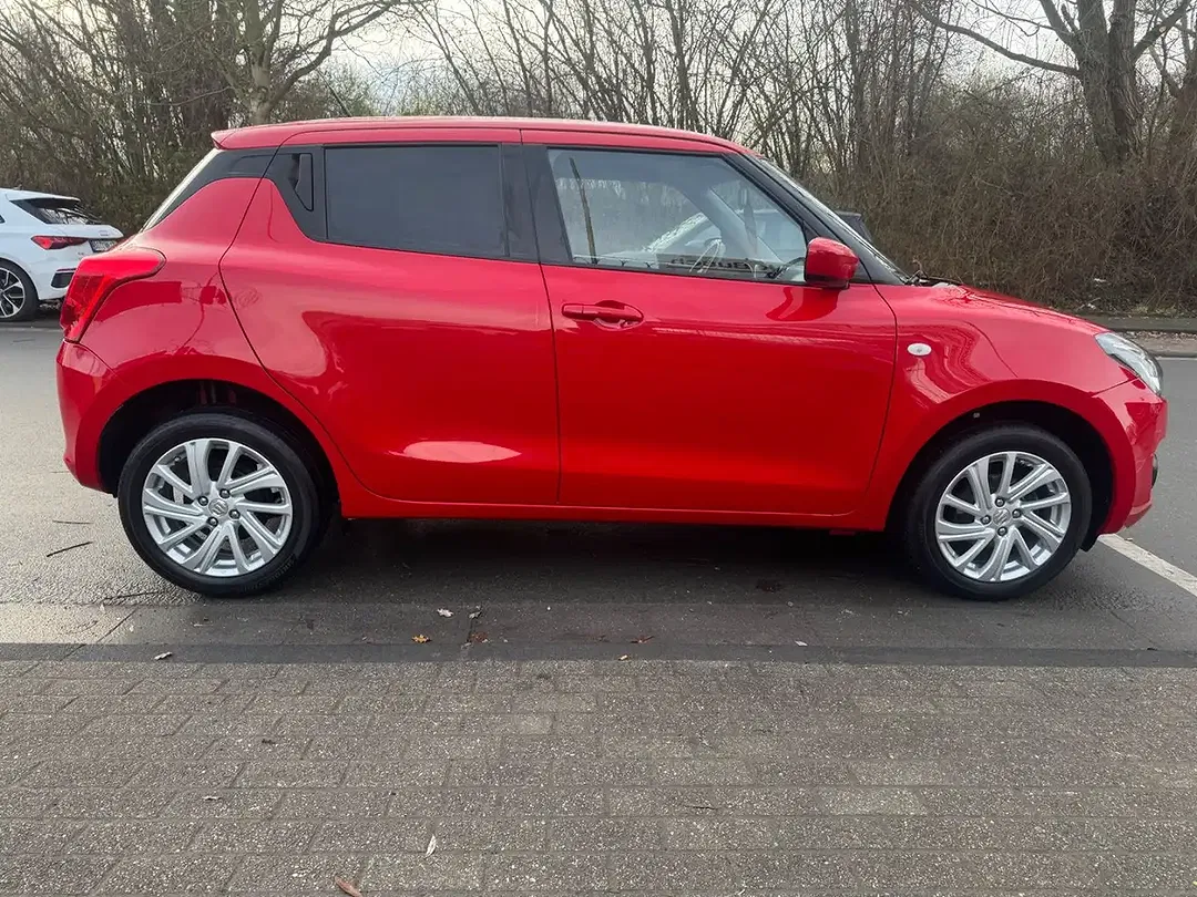 Suzuki Swift - Thumbnail 8
