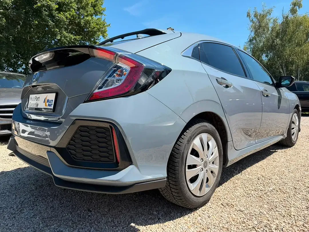 Honda Civic - Thumbnail 4