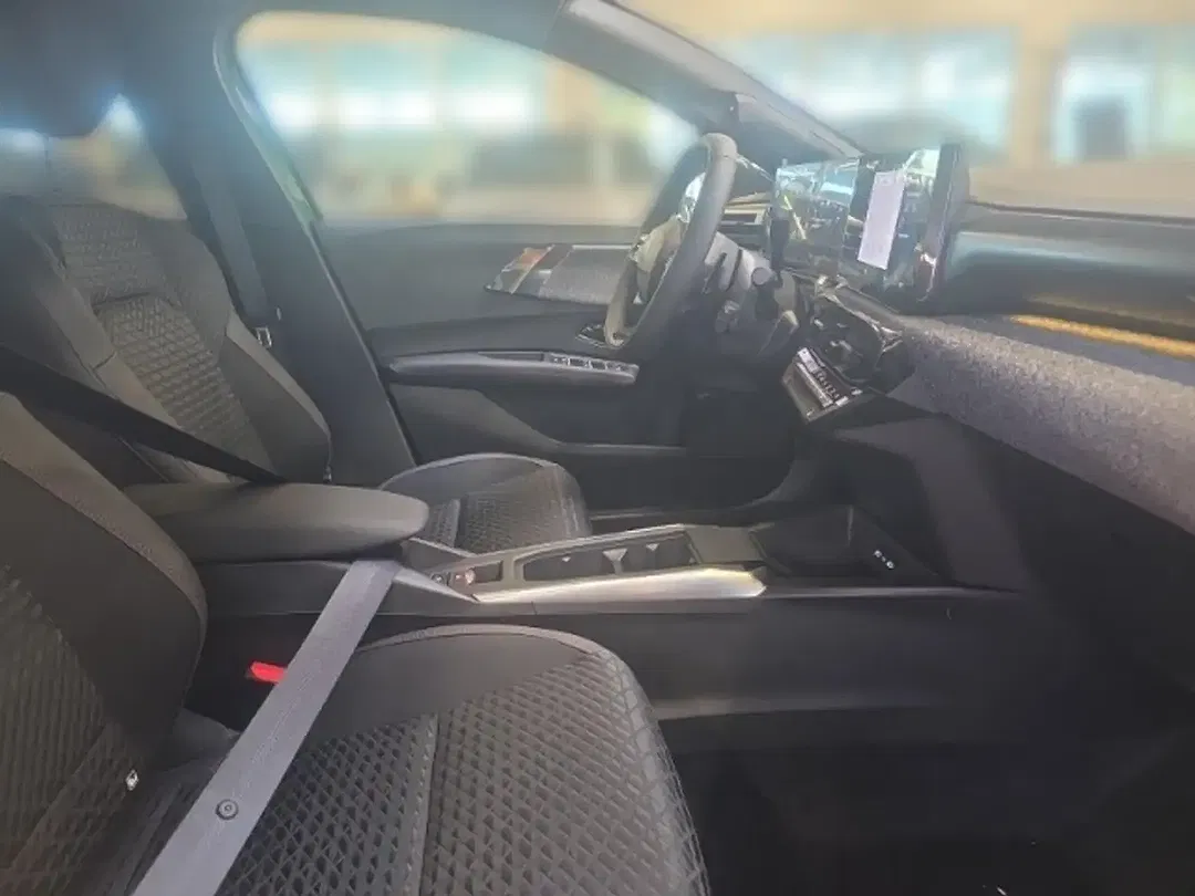 Renault Clio - Thumbnail 13