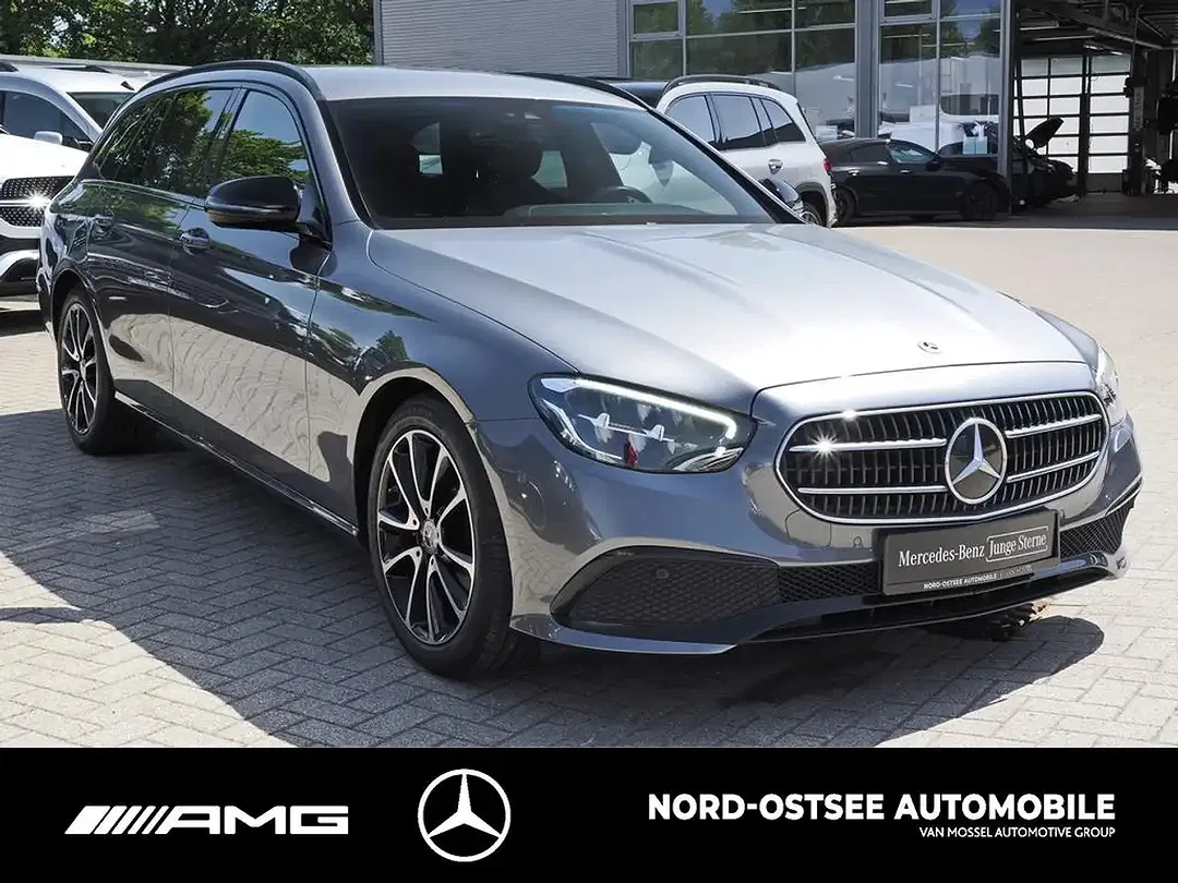 Mercedes-Benz E 200 - Thumbnail 3