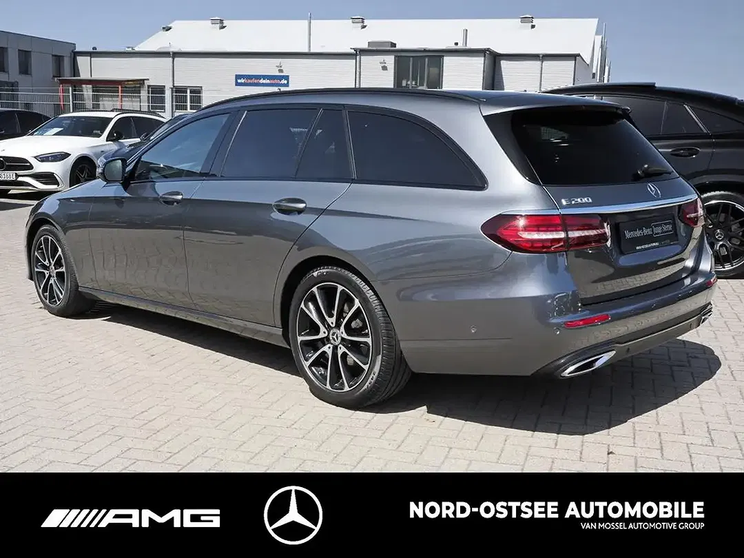 Mercedes-Benz E 200 - Thumbnail 4
