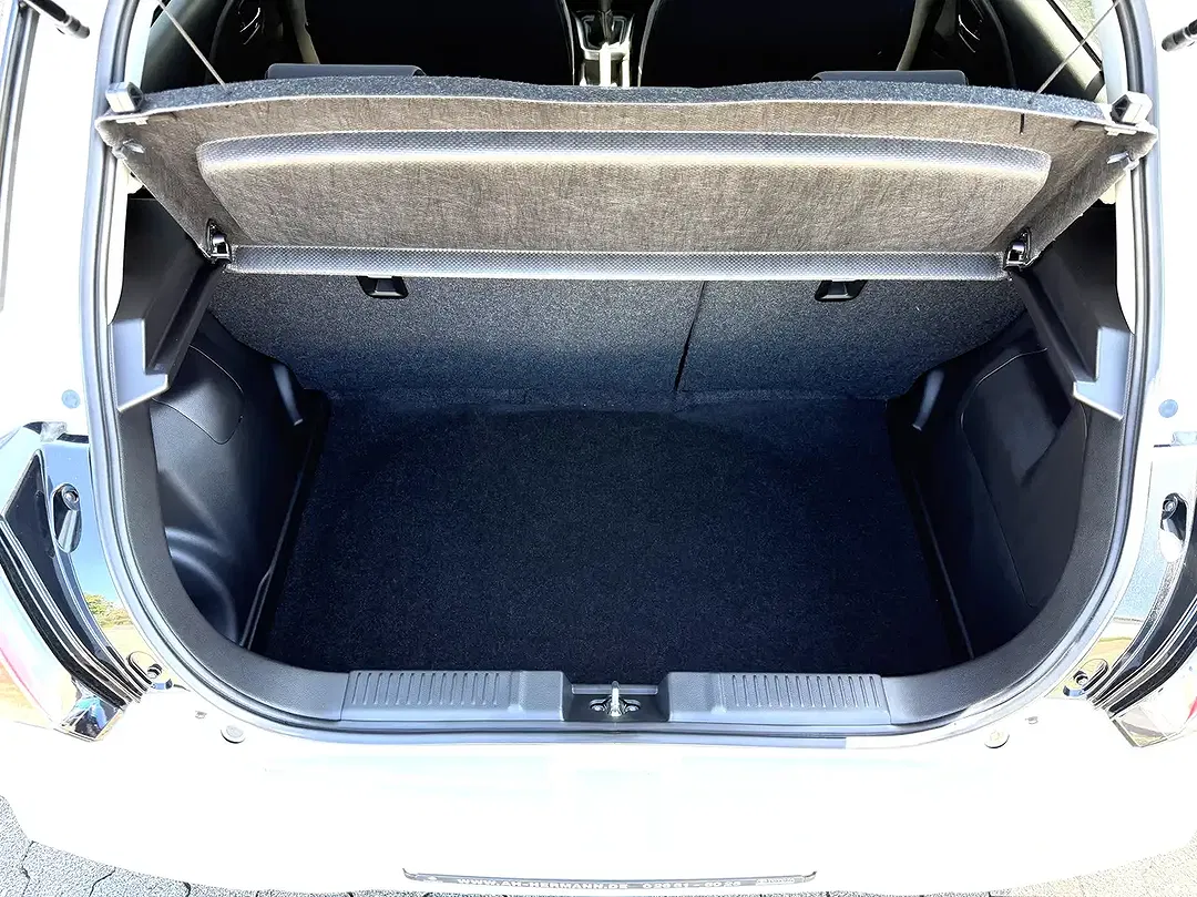 Suzuki Swift - Thumbnail 12