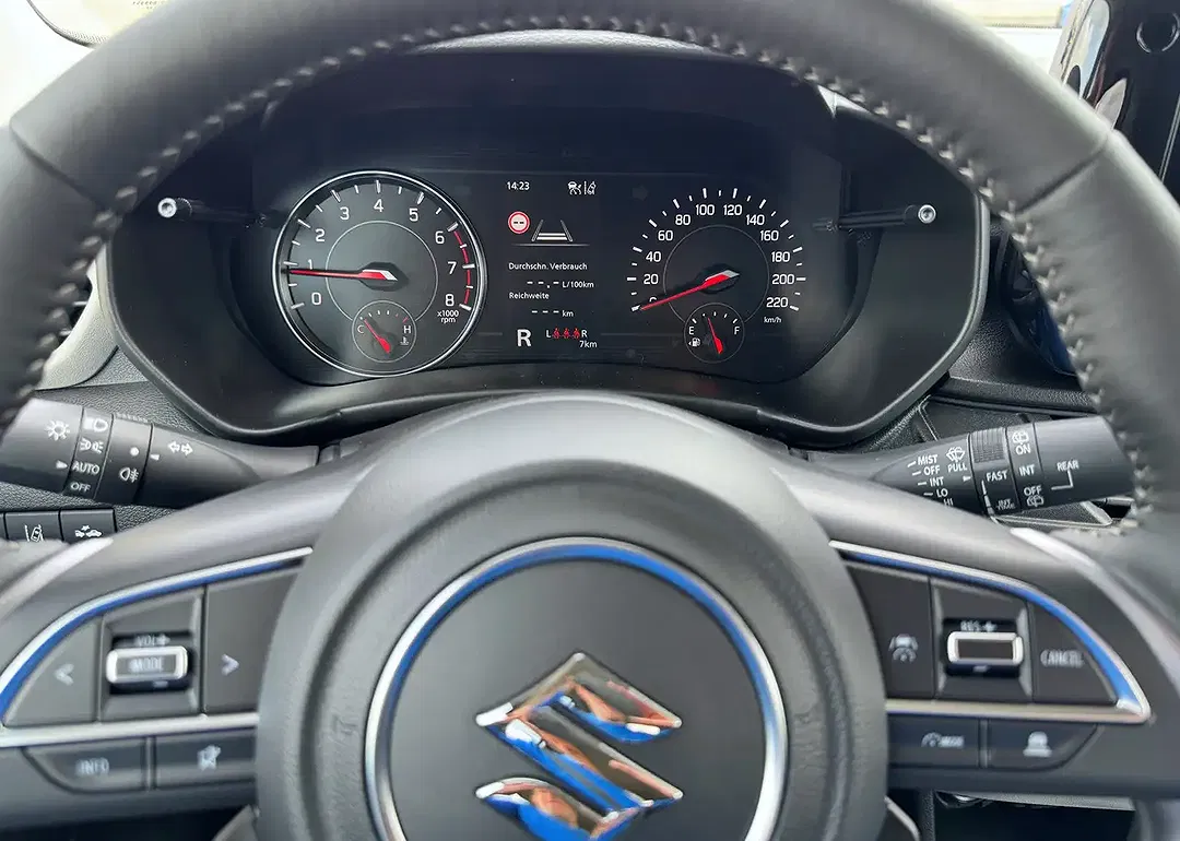 Suzuki Swift - Thumbnail 15