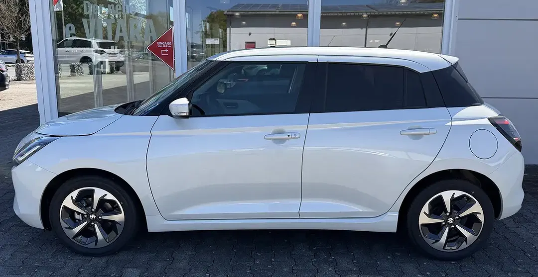 Suzuki Swift - Thumbnail 4
