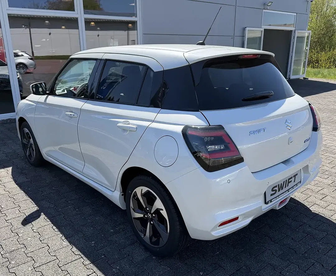 Suzuki Swift - Thumbnail 5