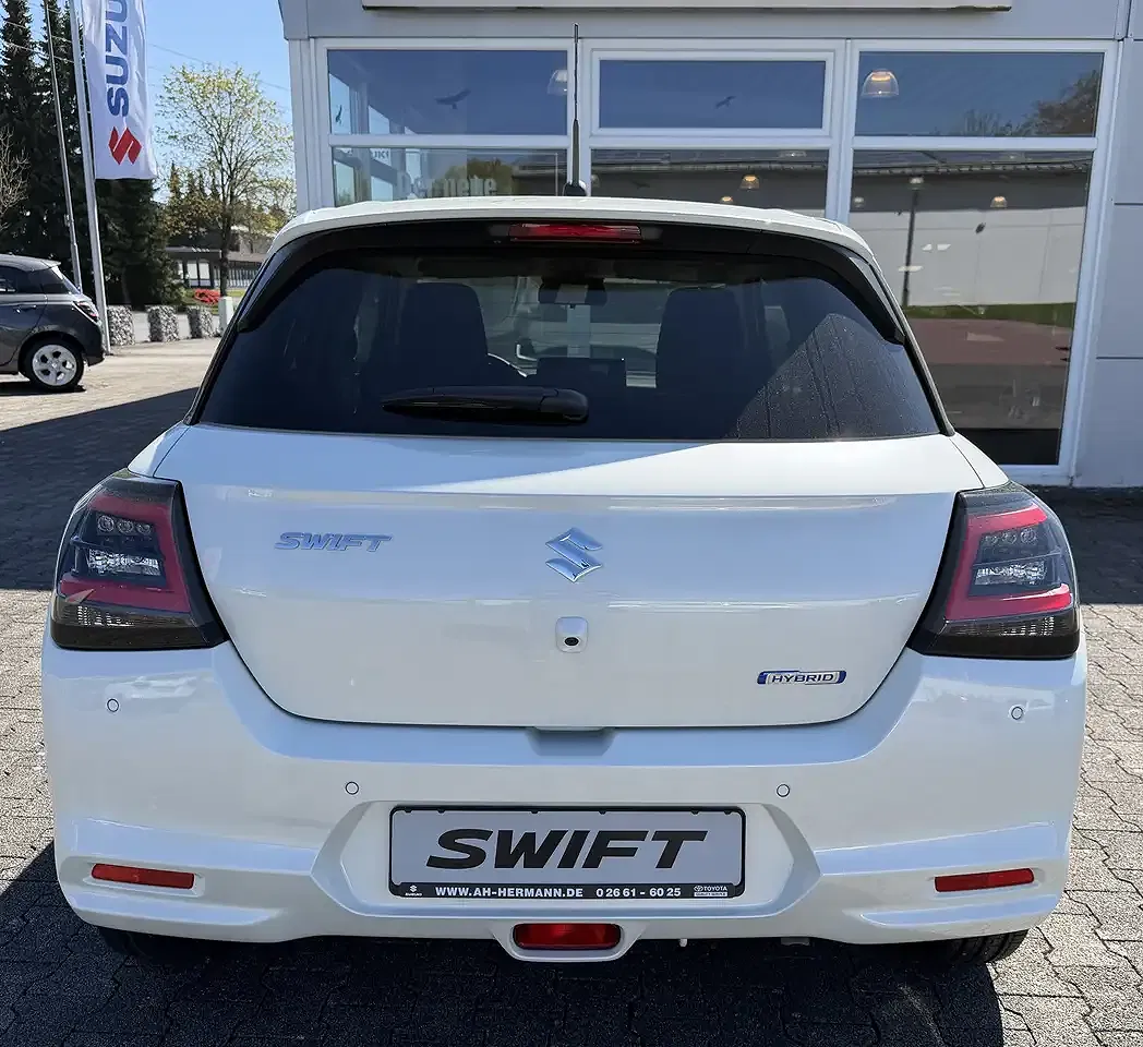 Suzuki Swift - Thumbnail 6