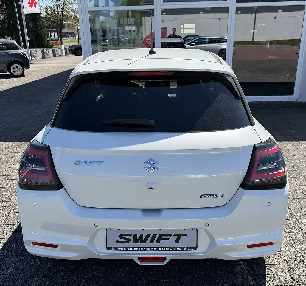 Suzuki Swift - Thumbnail 7