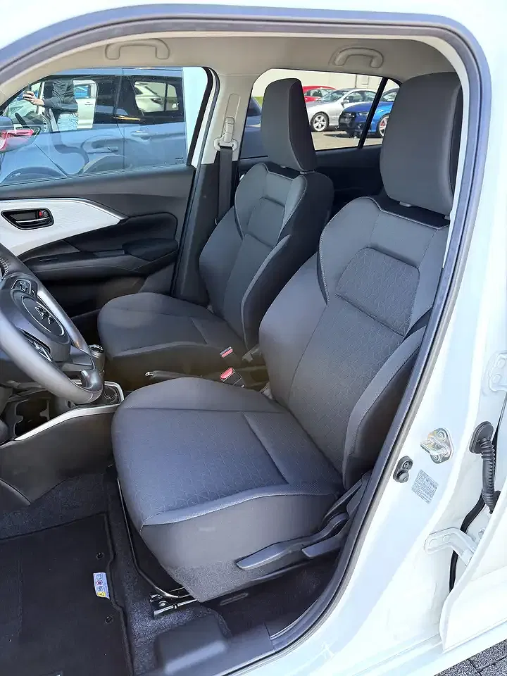 Suzuki Swift - Thumbnail 9