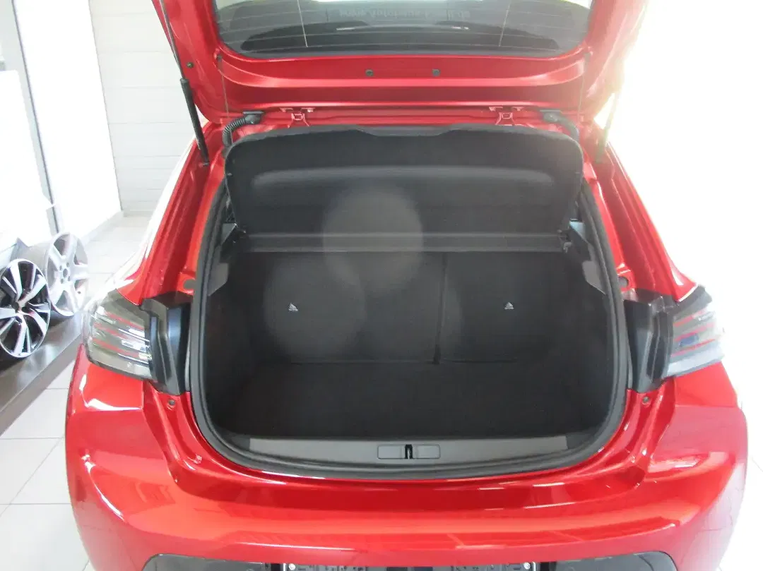 Peugeot 208 - Thumbnail 11