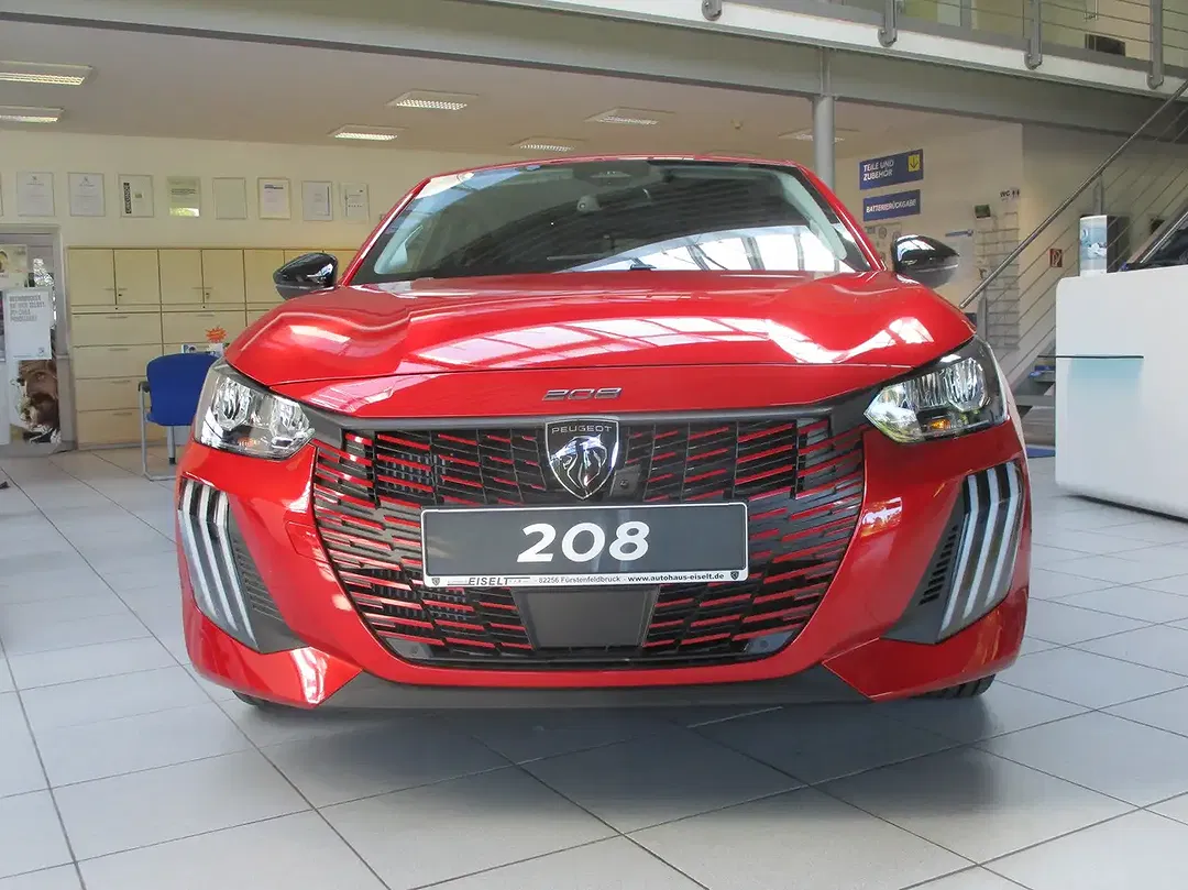 Peugeot 208 - Thumbnail 2