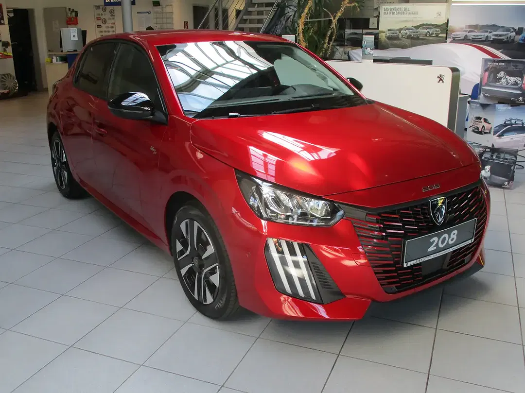 Peugeot 208 - Thumbnail 3