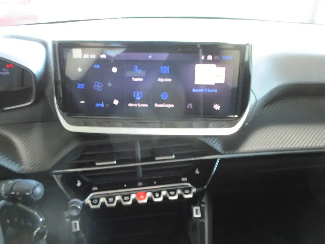 Peugeot 208 - Thumbnail 9