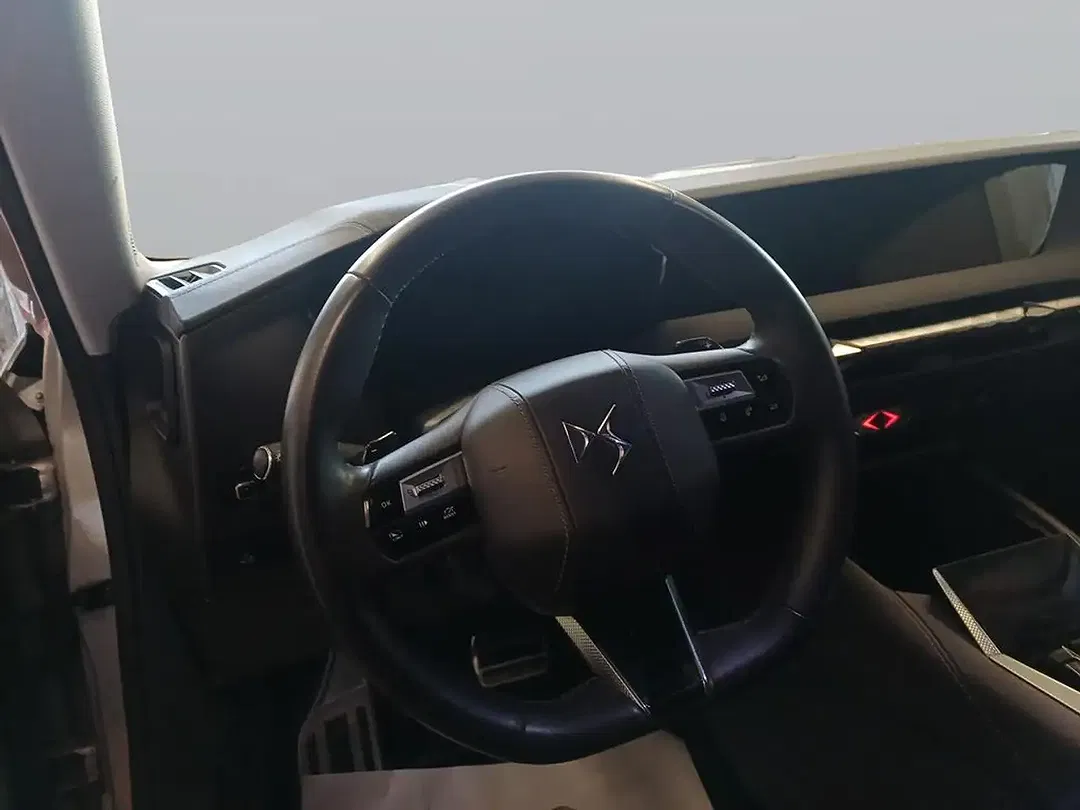 DS Automobiles DS 4 - Thumbnail 10