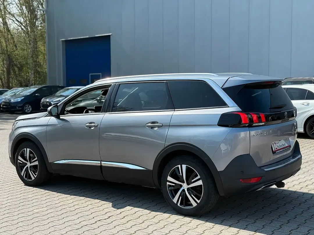 Peugeot 5008 - Thumbnail 11