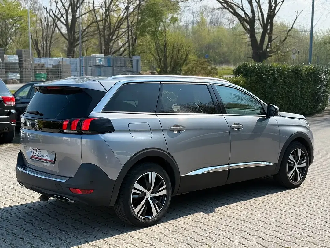 Peugeot 5008 - Thumbnail 13