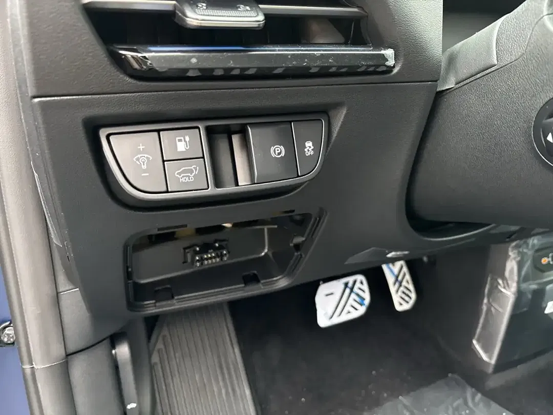 Kia EV6 - Thumbnail 10