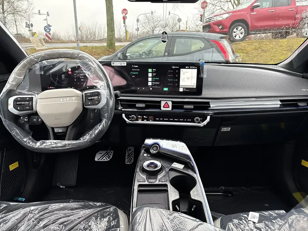 Kia EV6 - Thumbnail 12