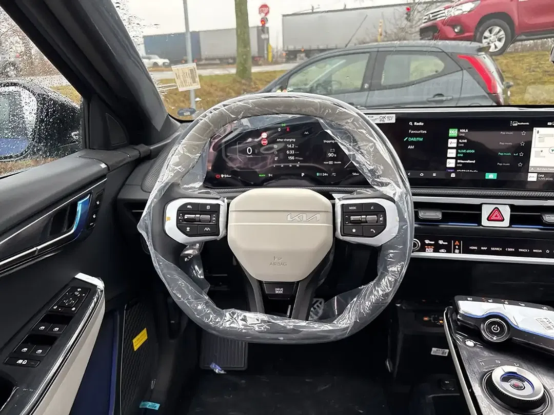 Kia EV6 - Thumbnail 13