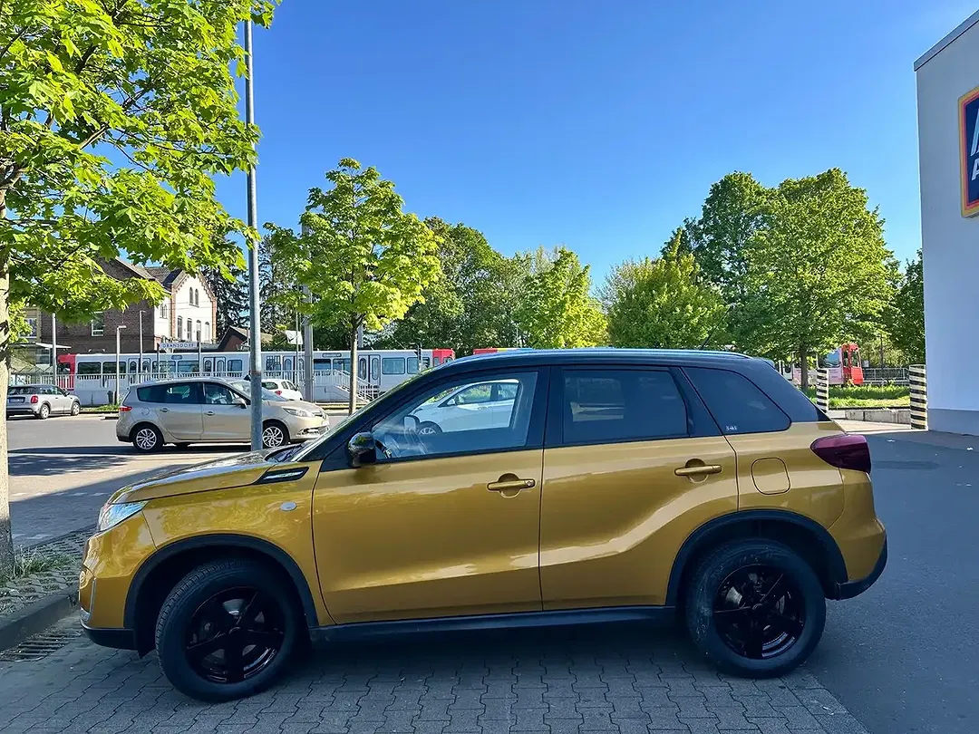 Suzuki Vitara - Thumbnail 3