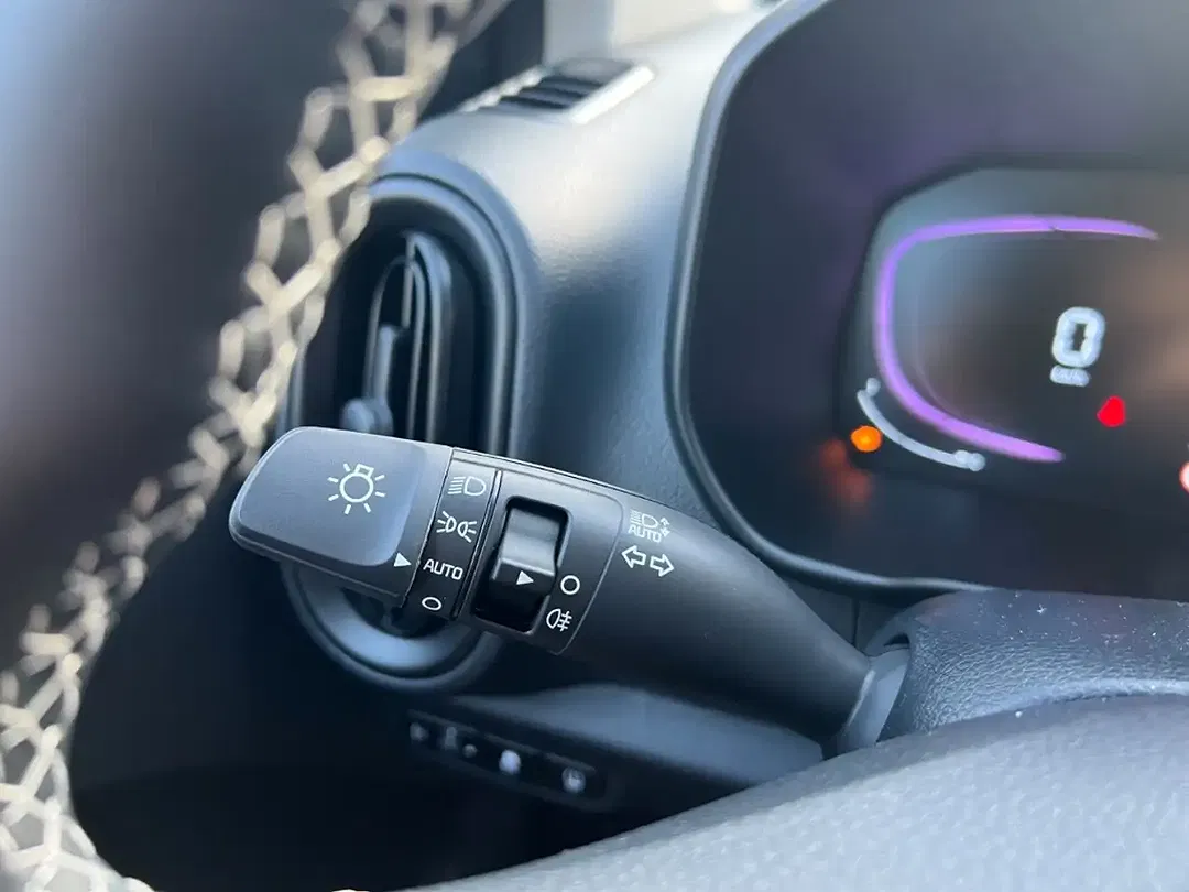 Kia Picanto - Thumbnail 8