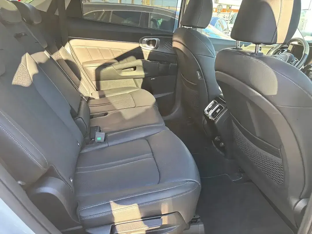 Kia Sorento - Thumbnail 14