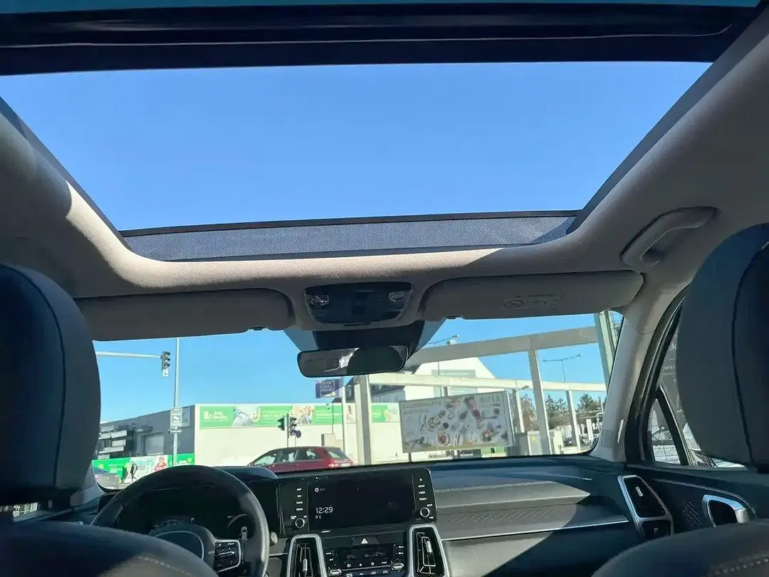 Kia Sorento - Thumbnail 9