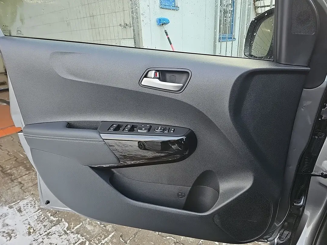 Kia Picanto - Thumbnail 8