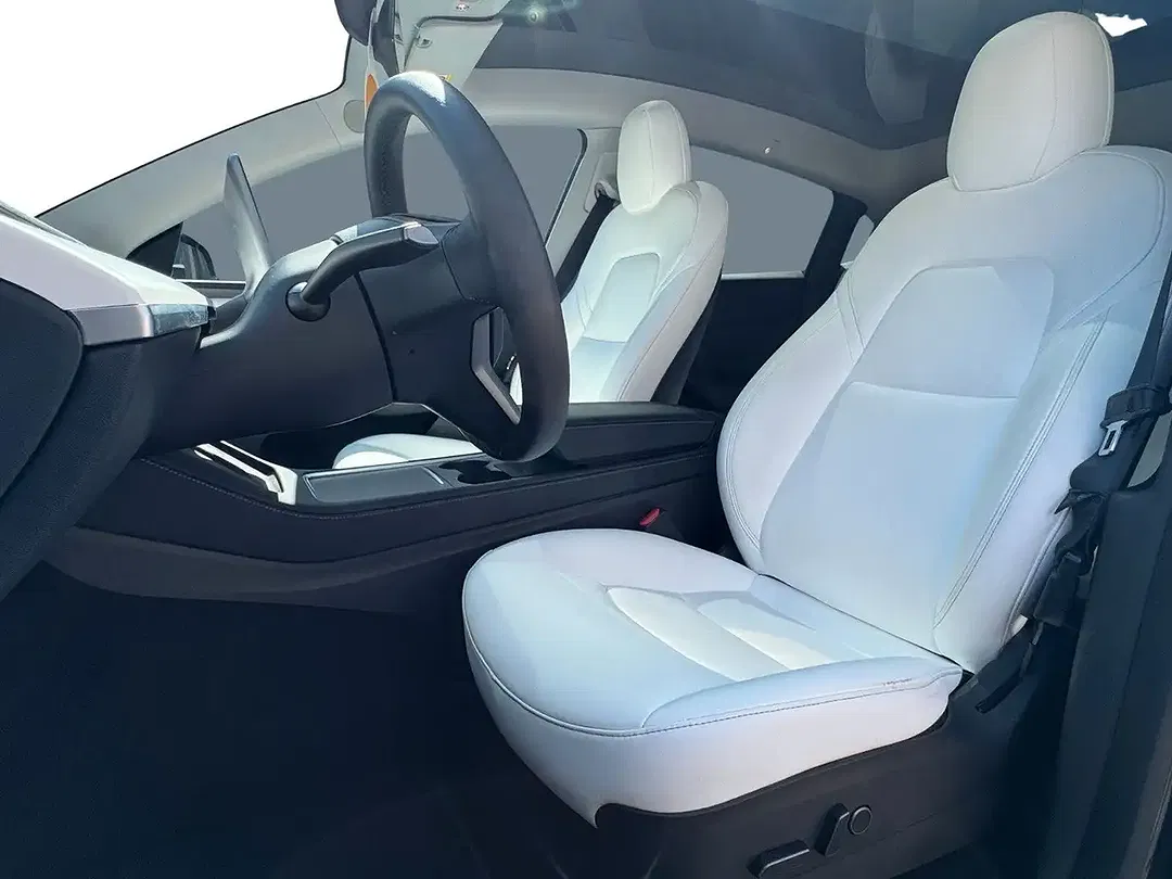 Tesla Model Y - Thumbnail 13
