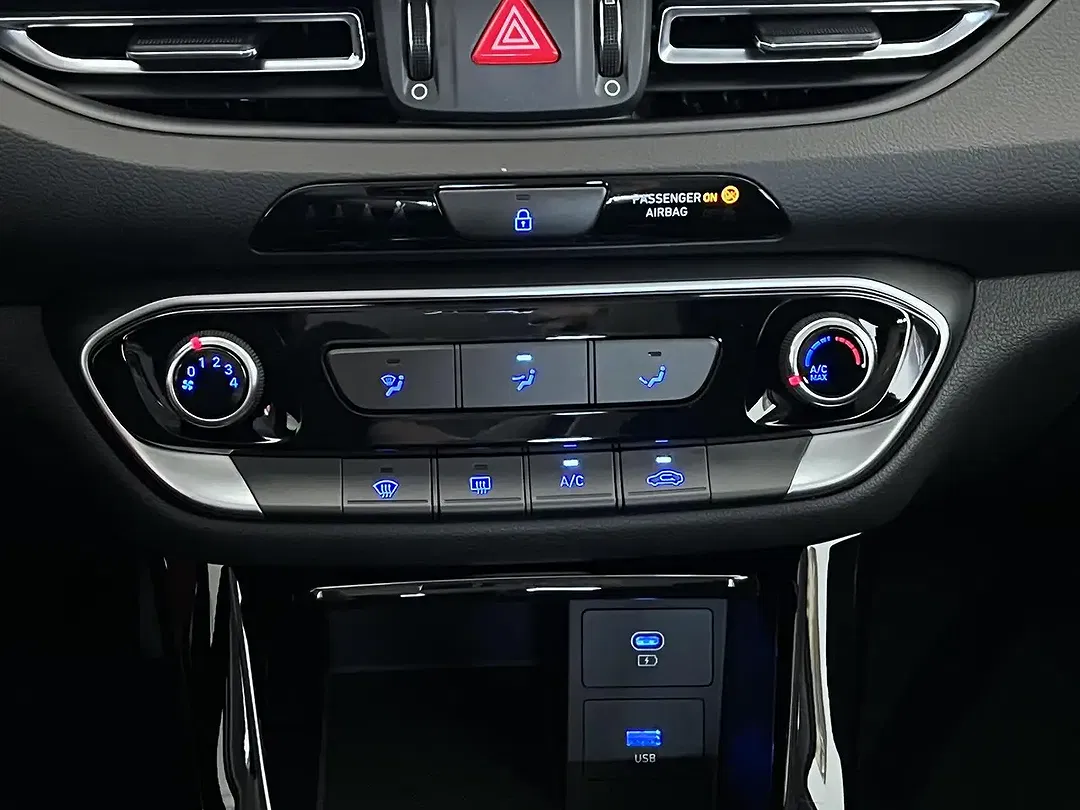 Hyundai i30 - Thumbnail 11