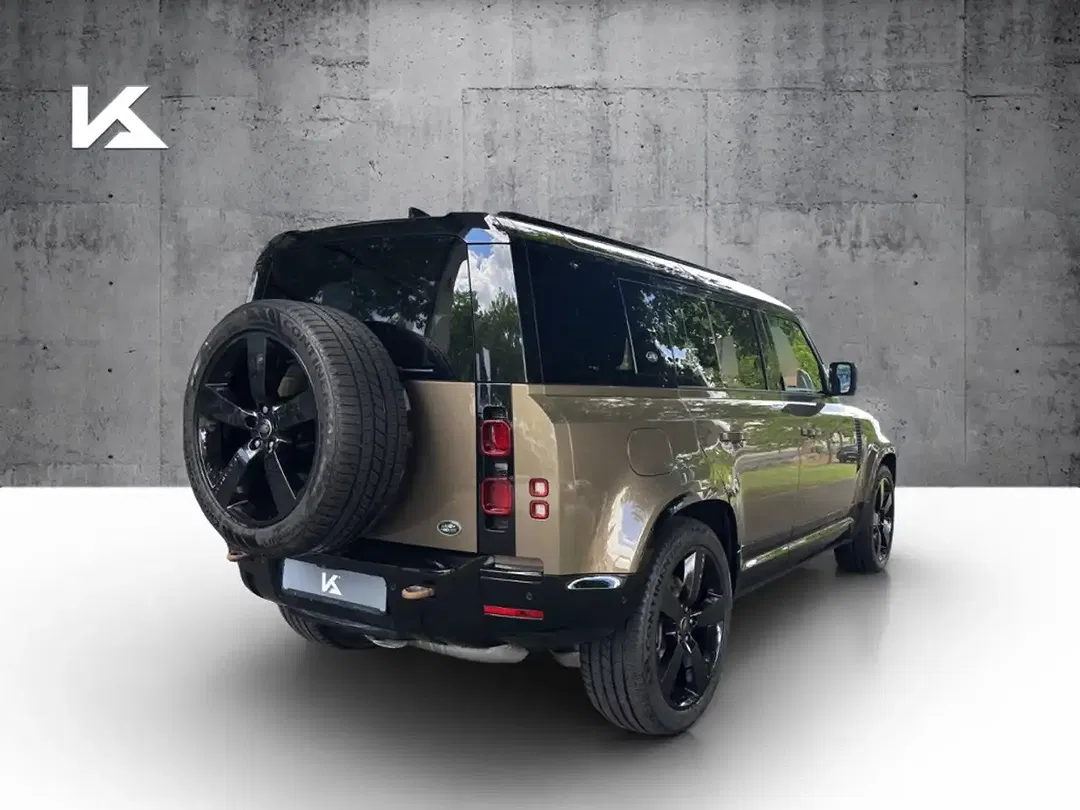 Land Rover Defender - Thumbnail 2