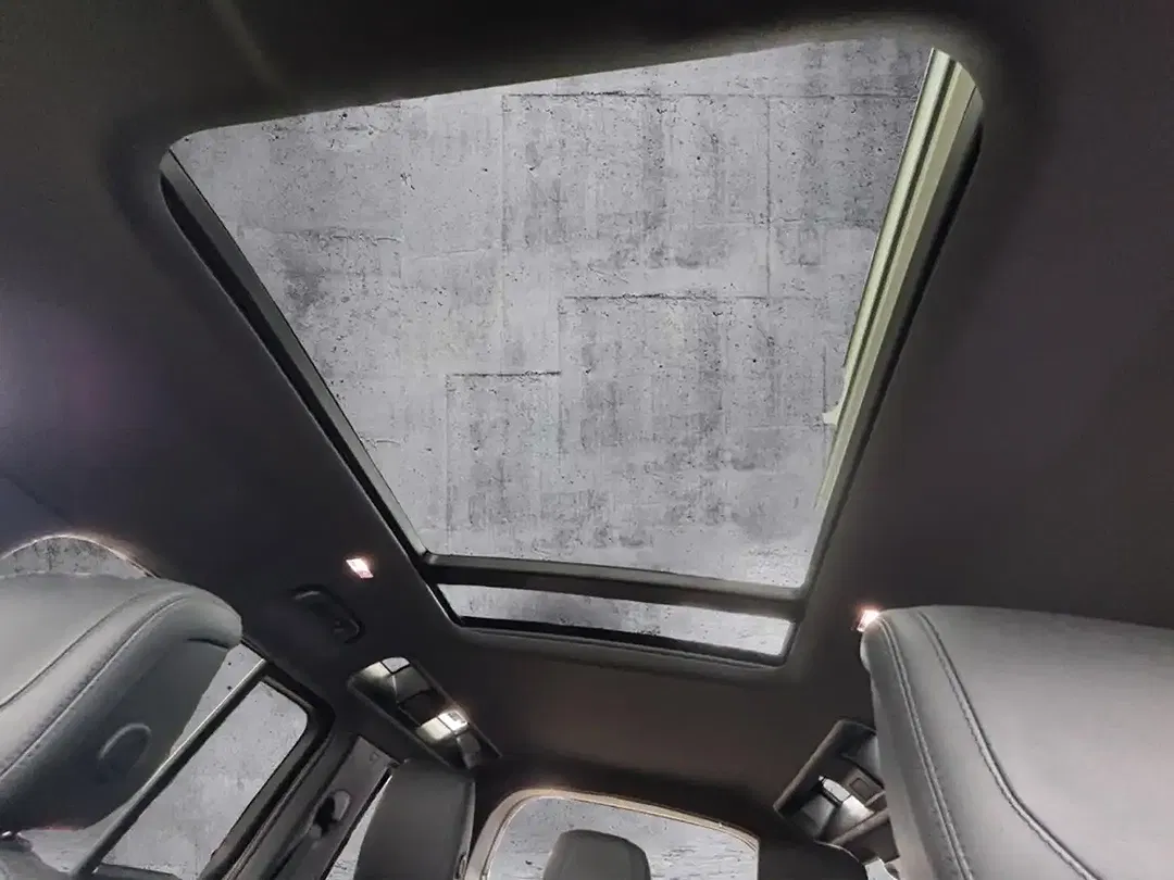Land Rover Defender - Thumbnail 9