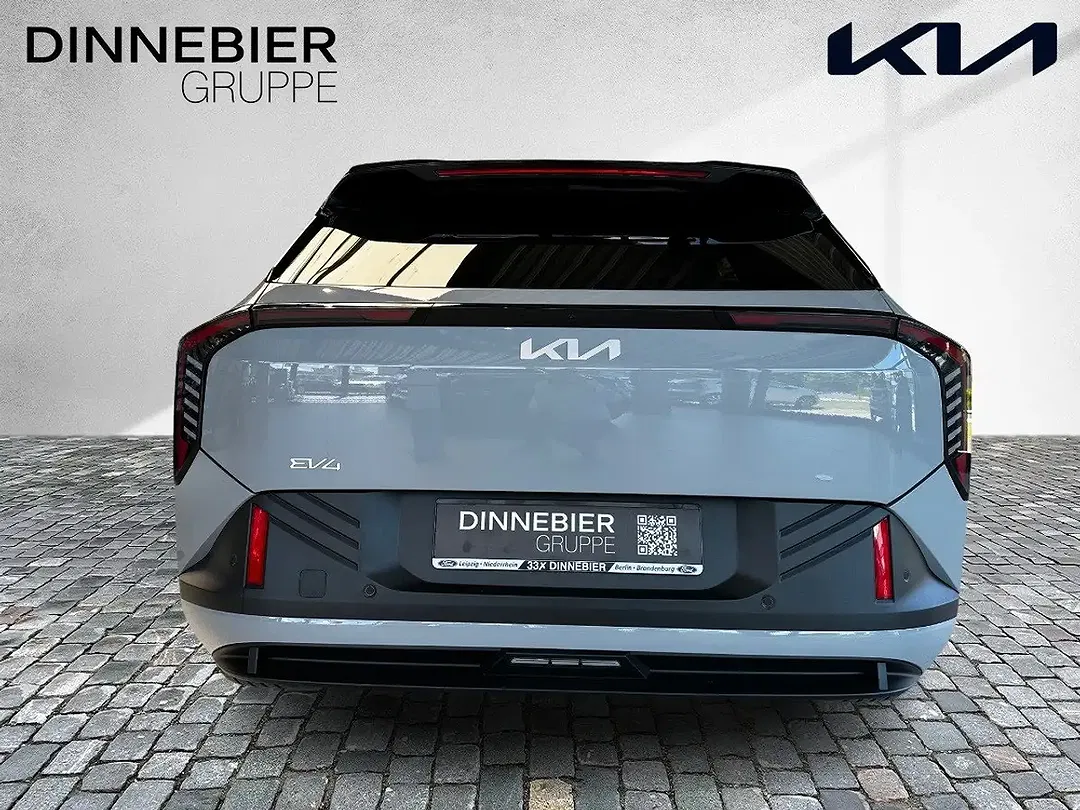 Kia EV4 - Thumbnail 3