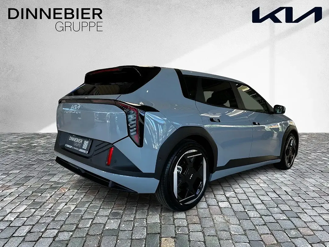 Kia EV4 - Thumbnail 4