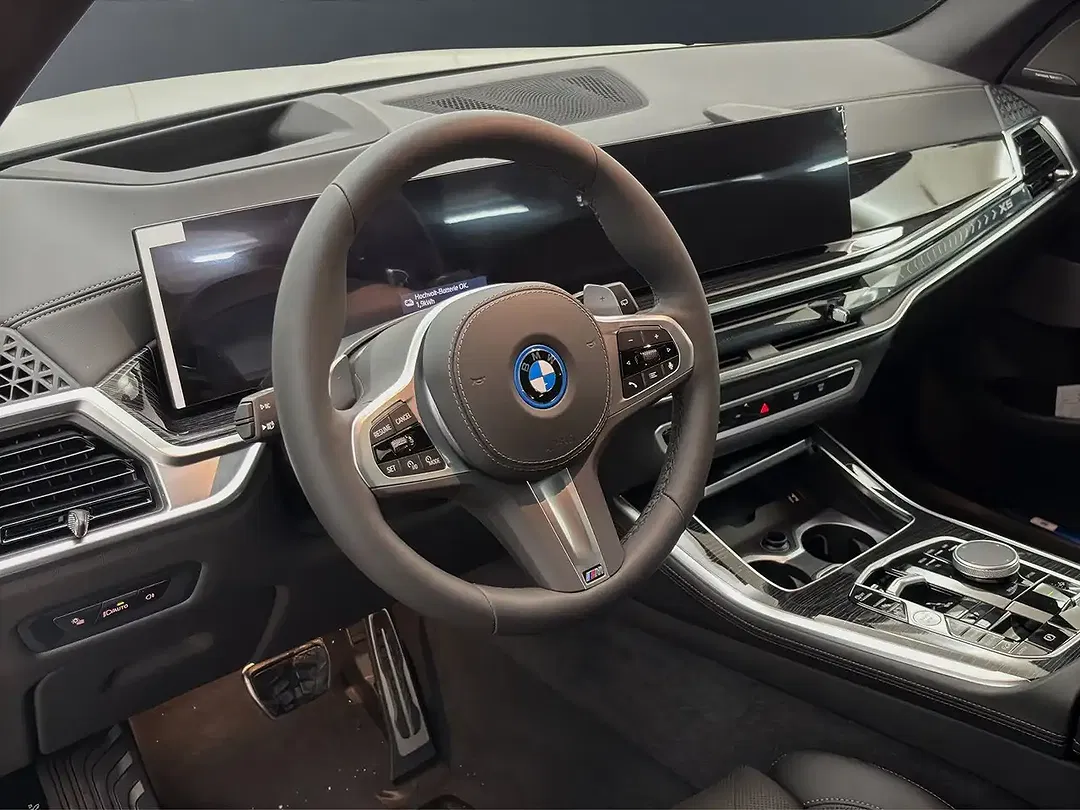 BMW X5 - Thumbnail 2