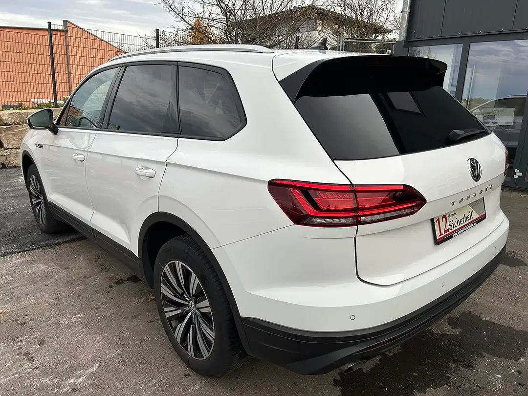 Volkswagen Touareg - Thumbnail 11