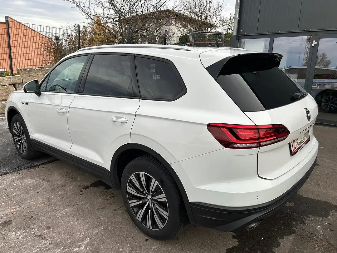 Volkswagen Touareg - Thumbnail 12
