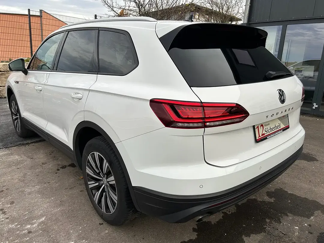 Volkswagen Touareg - Thumbnail 13