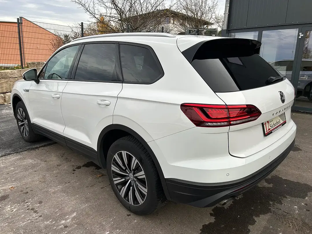 Volkswagen Touareg - Thumbnail 14