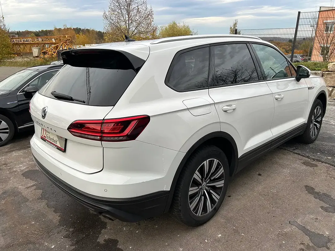 Volkswagen Touareg - Thumbnail 15