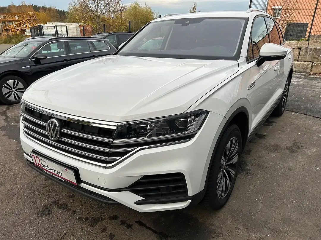 Volkswagen Touareg - Thumbnail 3