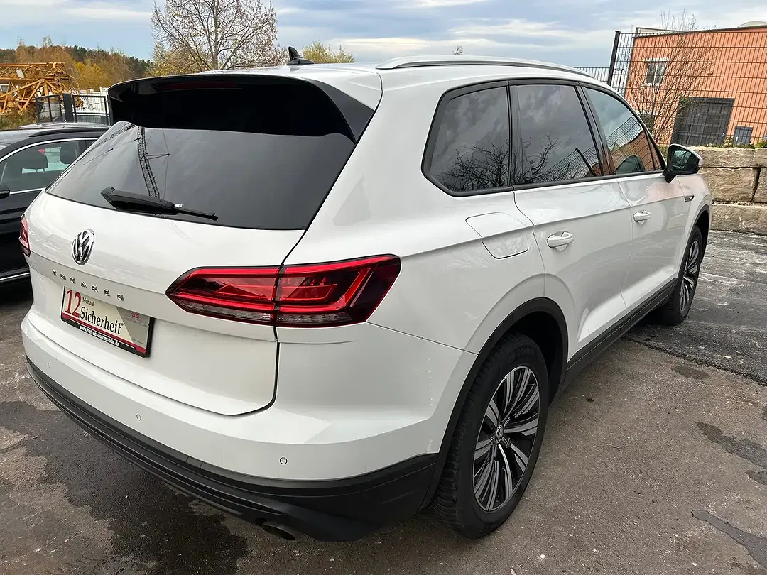 Volkswagen Touareg - Thumbnail 9