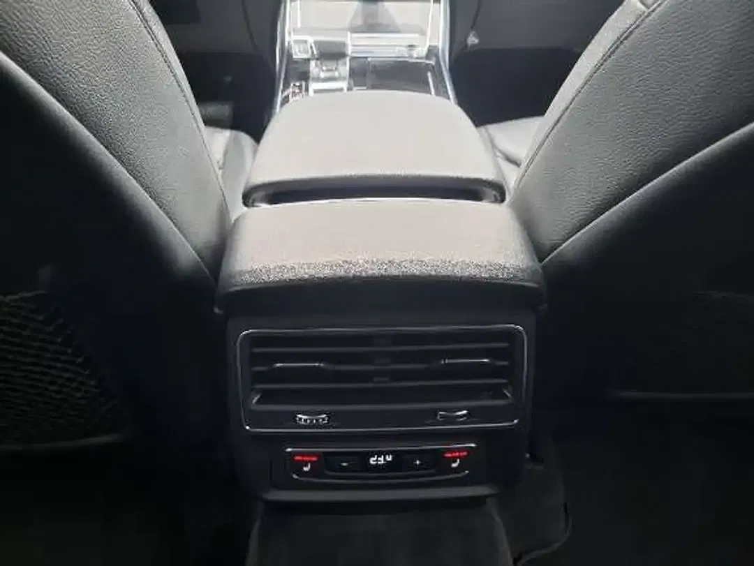 Audi Q7 - Thumbnail 10