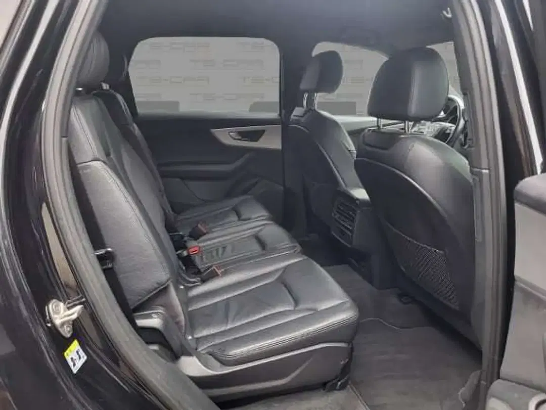 Audi Q7 - Thumbnail 11
