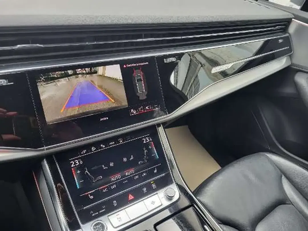 Audi Q7 - Thumbnail 13