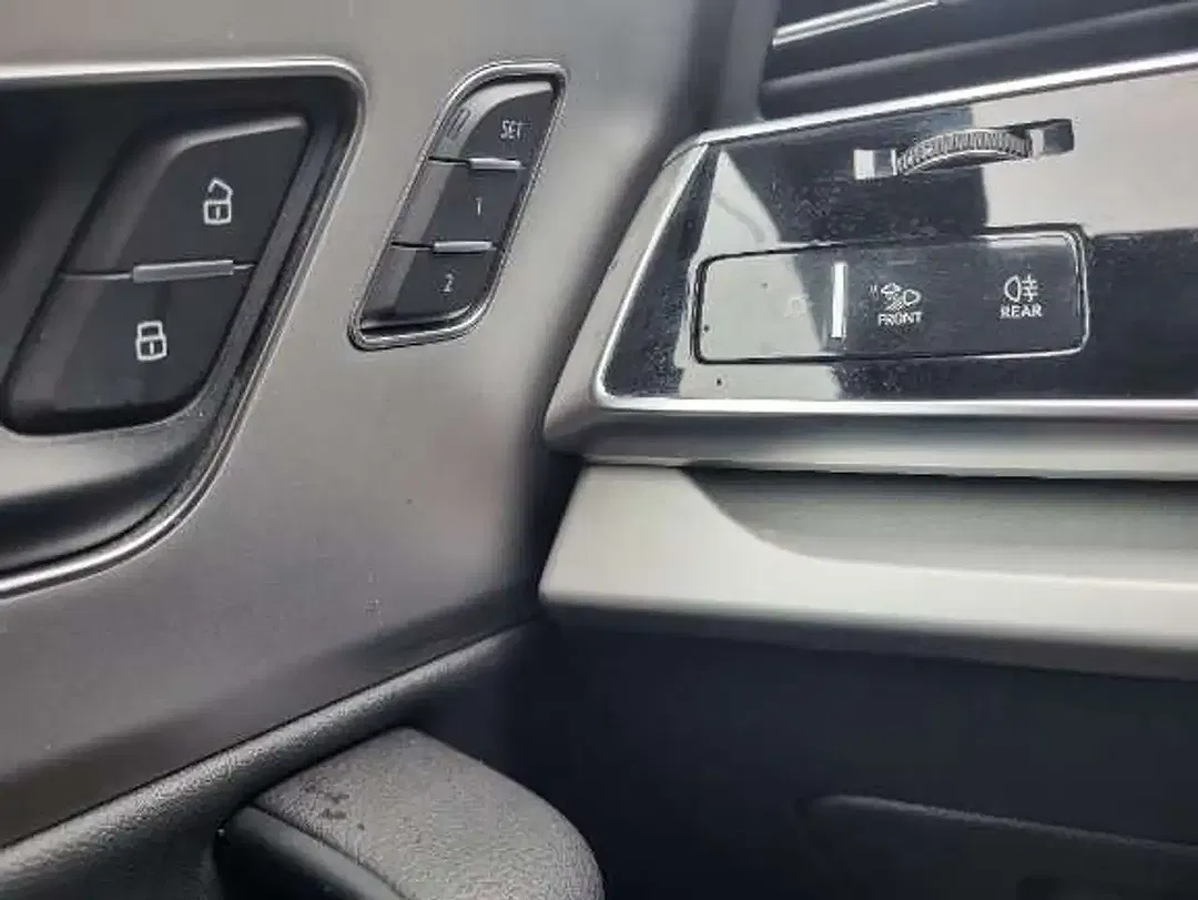 Audi Q7 - Thumbnail 15