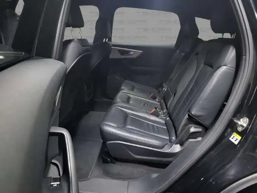 Audi Q7 - Thumbnail 9