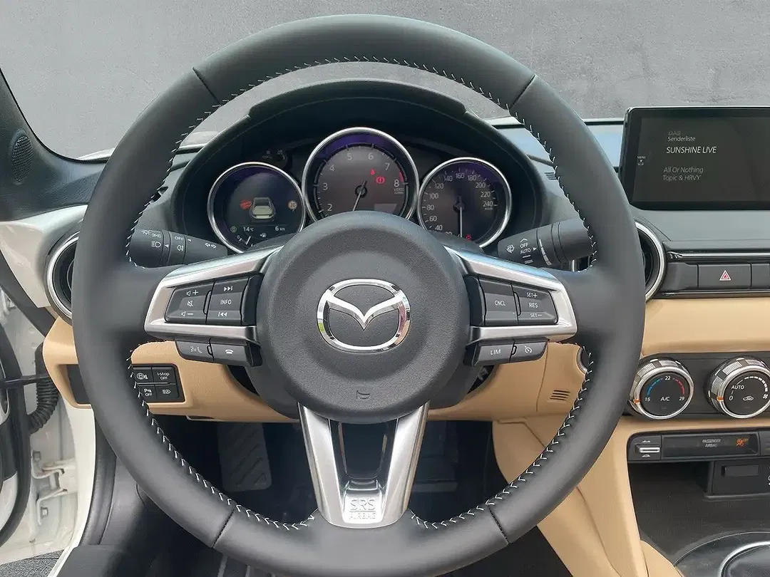 Mazda MX-5 - Thumbnail 11