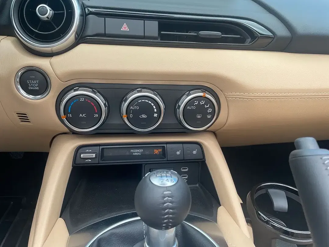 Mazda MX-5 - Thumbnail 15