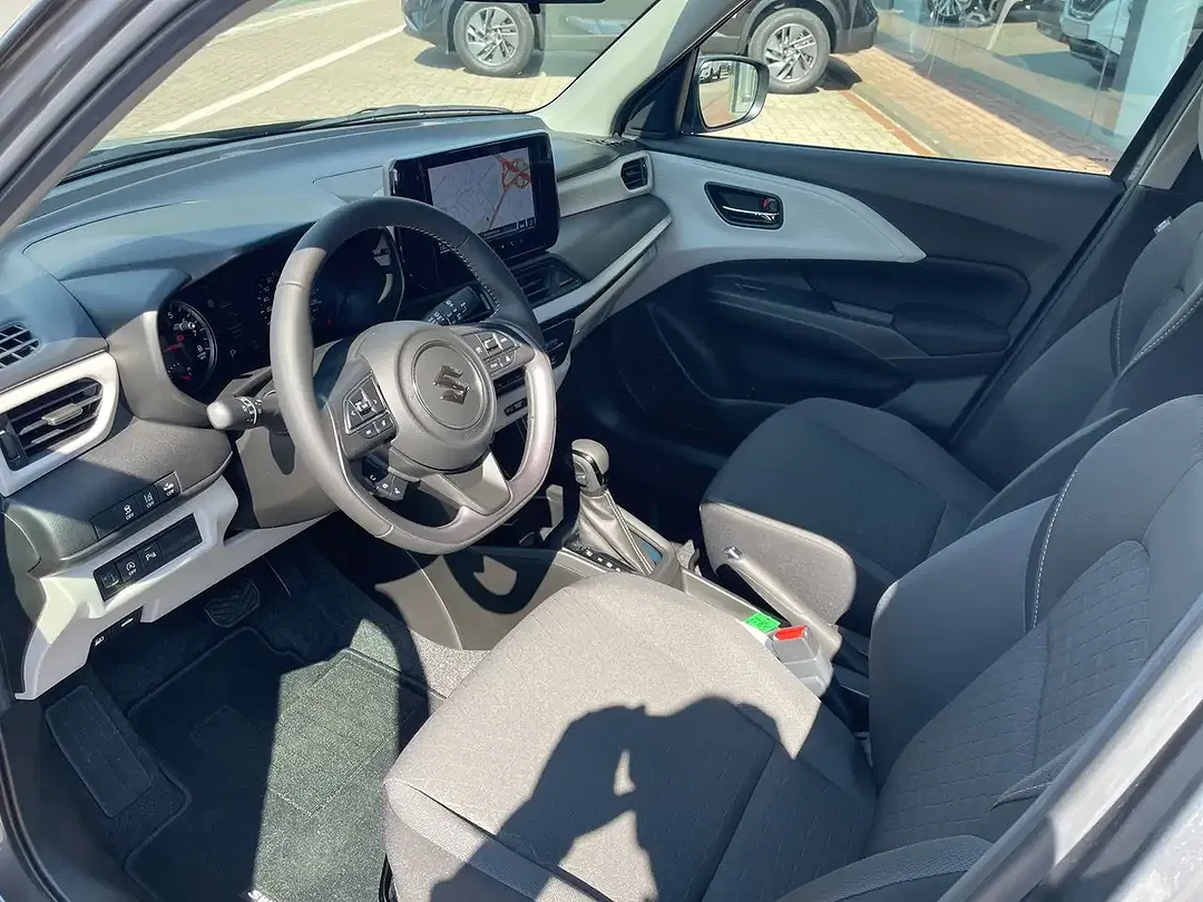 Suzuki Swift - Thumbnail 10